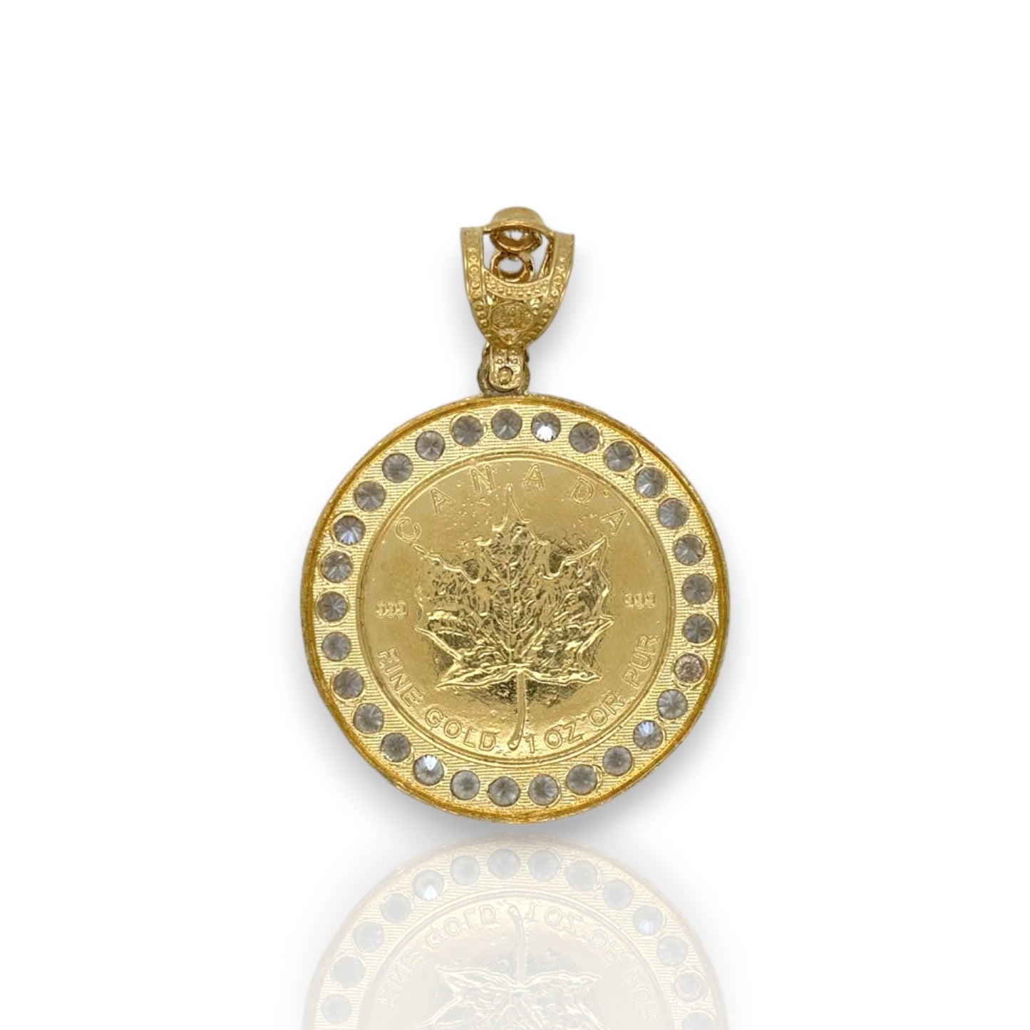 Queen "Elizabeth II" Pendant - 14K Yellow Gold