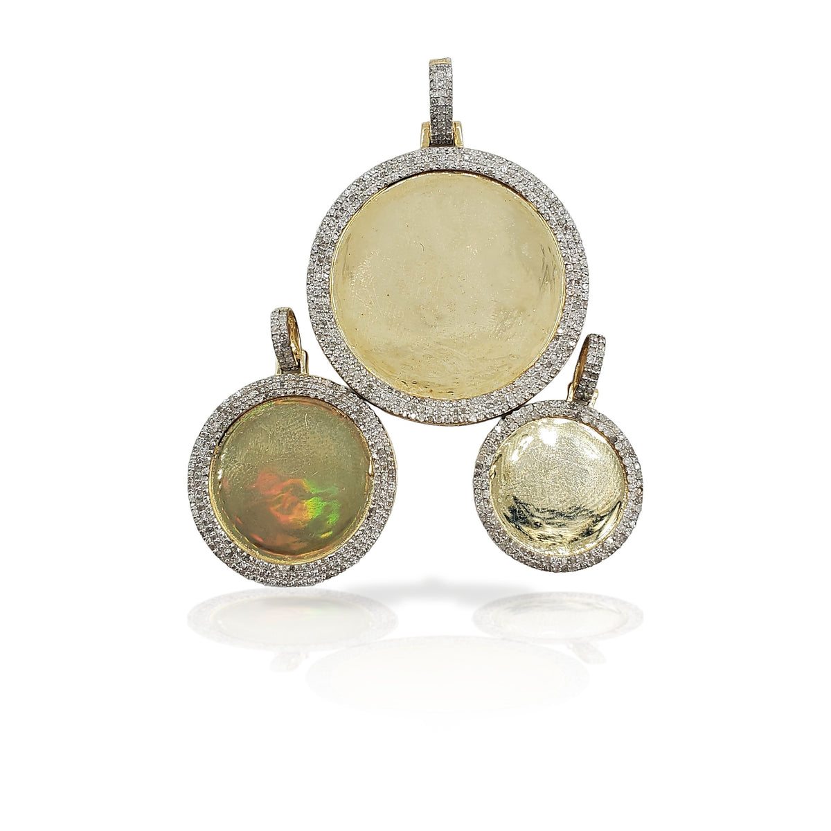 10K Gold Diamond Circle Picture Pendant