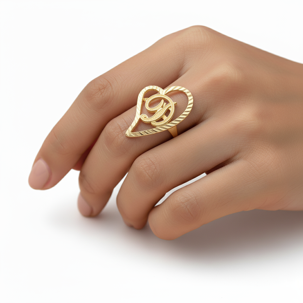 Anillo con inicial de corazón inclinado - Amarillo de 10 k