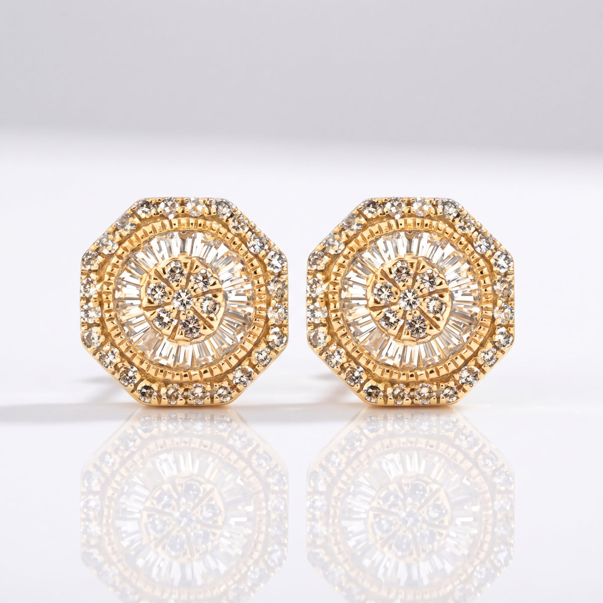 0.67ct Diamond Round Stud Earrings - 14k Yellow Gold