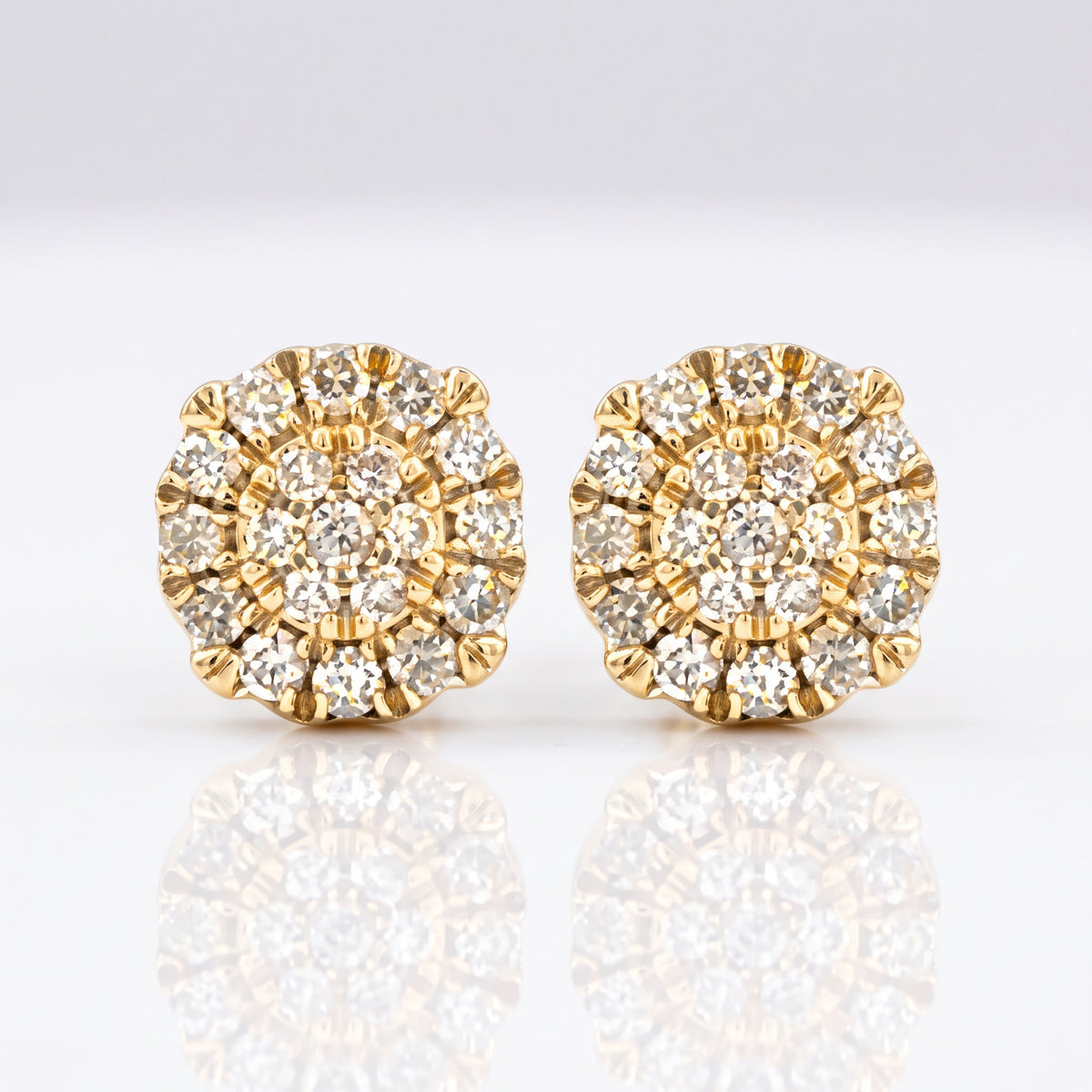 0.77ct Diamond Round Stud Earrings - 14k Yellow Gold