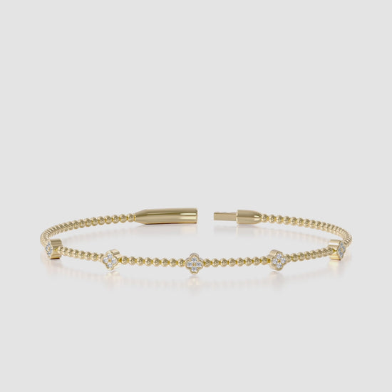 14K Clover Illusion Flexible Bangle — product video